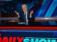 Jon Stewart critica RFK Jr. por abandonar a esposa durante as filmagens do WHCD