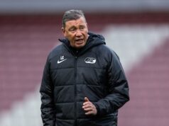 Durante o regresso da Europa, o foco principal do AZ está na final da taça: ‘Não precisamos de pernas cansadas contra o NEC’