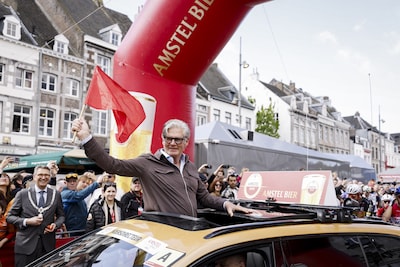 2026-04-19-11-09-43-maastricht-vertrekkend-koersdirecteur-leo-van-vliet-tijdens-de-start-van-de-amst.jpeg