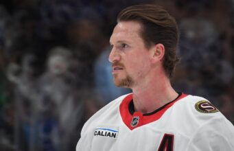 Sens. Thomas Chabot volta 17 dias após fratura no braço