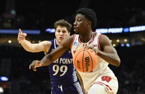 Duke contratou o cobiçado guarda de transferência John Blackwell.