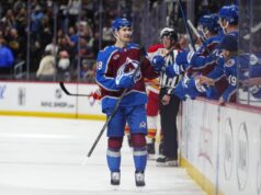 O Avalanche está de olho na cabeça-de-chave com os Canucks visitantes lutando