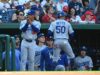 Dodgers SS Mookie Betts (costas) será submetido a exame de ressonância magnética
