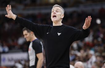 Relatório: pesquisa na Carolina do Norte se concentra em Billy Donovan