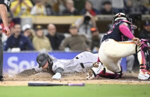 Gavin Sheets dá aos Padres outro home run contra as Montanhas Rochosas.