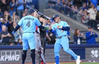 Blue Jays DH George Springer tem um dedo do pé fraturado.