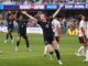 Rose Lavelle marcou um gol, ajudando o USWNT a vencer o Japão.