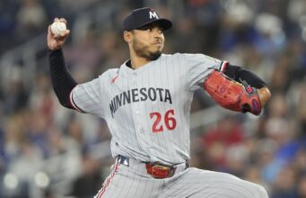O arremessador titular dos Twins deve desafiar o ex-companheiro de equipe Bradley Reese.