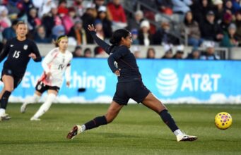 O primeiro gol de Kennedy Wesley ajuda o USWNT a liderar o Japão.