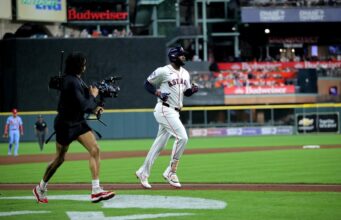 Yarden Alvarez, os Astros tentam causar danos à impressionante equipe de arremessadores dos Yankees