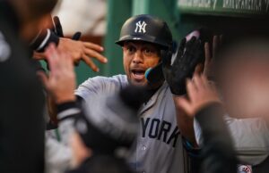 Giancarlo Stanton, dos Yankees, se sente em casa contra o Red Sox em Fenway.