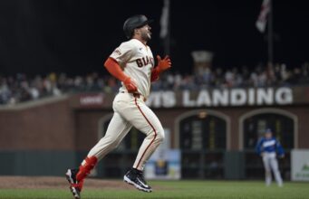 O home run de 3 corridas de Patrick Bailey leva os Giants à frente dos Dodgers.