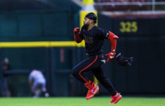 Os leves Reds buscaram a quarta vitória consecutiva na série no confronto contra os Tigers.