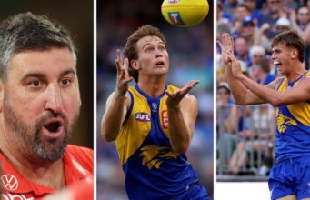O técnico de Sydney, Dan Cox, ficou impressionado com o conjunto de jovens jogadores da Costa Oeste antes do confronto dos Swans com os Eagles em WA