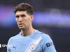 Quais jogadores da Premier League estão sem contrato neste verão?