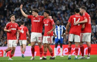 Estranho assume seu objetivo de ajudar Forest e Aston Villa a vencer