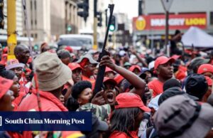 O político sul-africano Malema foi condenado a 5 anos de prisão por disparar uma espingarda num comício.