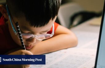 Fechar escolas com baixa matrícula em Hong Kong prejudicará crianças de educação especial, dizem pais