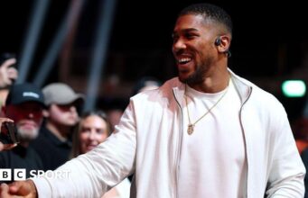 Deontay Wilder convocou Anthony Joshua após a vitória de Chisora.
