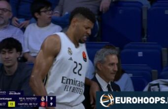 Real: Lutando por Tavares, ele manca até o vestiário (vídeo)
