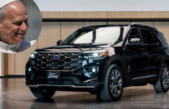 O Papa ganha um carro da Ford… e surpreende a piada que contou ao seu CEO