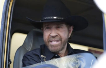 A família de Chuck Norris está pedindo aos fãs que não criem imagens da morte do ator geradas por IA