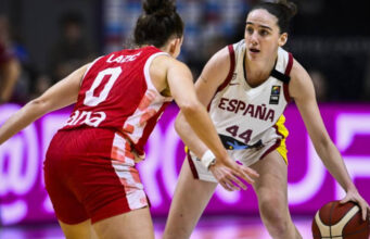 Ayanna Martin atrasou seu salto para a WNBA