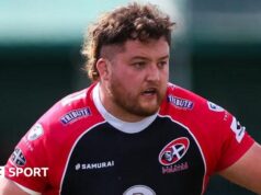 Alfie Petch: O defensor do Cornish Pirates assinou um novo contrato com o time Champ.