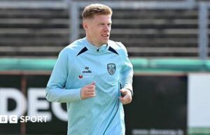 James McClean: O meio-campista do Derry City quer uma cirurgia para salvar sua carreira devido a um problema no quadril