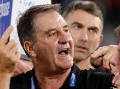 Ross Lyon criticou as opções ‘comprometidas’ após as mudanças