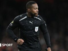 Akilhausen fará história como o primeiro oficial negro da final da FA Cup.