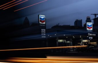 Os preços da gasolina em São Francisco estão próximos de máximos históricos.