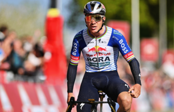 Remco Evenepoel optou por sair do La Flèche Wallonne, concentrando-se no próximo confronto com Tadej Pogačar.