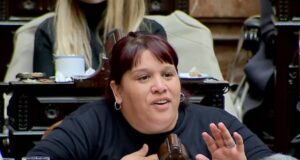 “Você passou seis horas, hoje você desmaiou”, disse a risada atrevida de Natalia Zaracho ao POLÍTICA El Intransigente de Manuel Adorni.