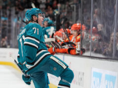 Os San Jose Sharks continuam vencendo no último momento possível