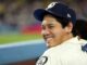 Assistir: Shohei Ohtani dos Dodgers dá autógrafo para torcedor de 100 anos