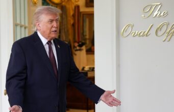 Donald Trump esclarece a imagem que a inteligência artificial faz de si mesmo como Jesus
