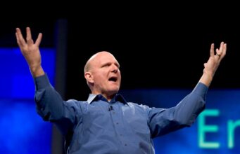 Steve Ballmer critica fundador que admitiu fraude: ‘Sinto-me enganado e estúpido’
