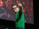Pedro Pascal contém lágrimas durante corrida no México