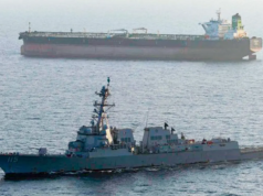 Fuzileiros navais dos EUA embarcam em um navio mercante no Mar da Arábia suspeito de se dirigir ao Irã