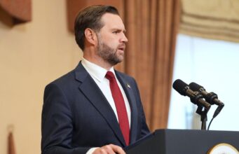 Vance diz que o Irã rejeita o acordo com os EUA e nenhum acordo nuclear foi alcançado.