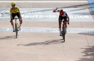 Paris-Roubaix Femmes: Franziska Koch ultrapassa Marianne Vos na divisão de três pilotos para conquistar a maior vitória de sua carreira