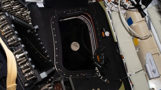 Moon-seen-from-Orion-capsule-1200x675.jpg