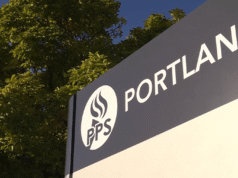 Pais e alunos de Portland se manifestaram contra os cortes orçamentários propostos durante uma recente audiência do PPS.