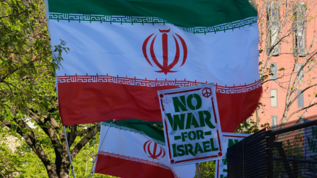Pro-Iran_Protest_at_White_House_8.png