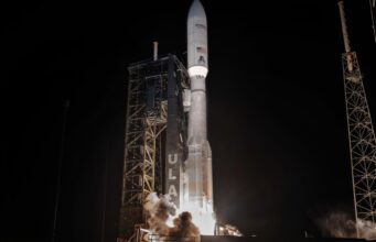 Assista ao foguete Atlas V lançar 29 satélites de Internet da Amazon hoje