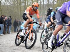 Roda quebrada e guidão quebrado: Filippo Ganna luta duro contra problemas duplos no portão Dwars Vlaanderen