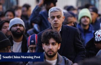 Os oficiais de proteção do prefeito de Londres foram dispensados de suas funções depois que um saco de armas foi ‘perdido’