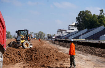 É assim que estão reconstruindo o autódromo de Gálvez em Buenos Aires