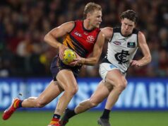 Corvos se reúnem em torno do capitão antes do confronto derby